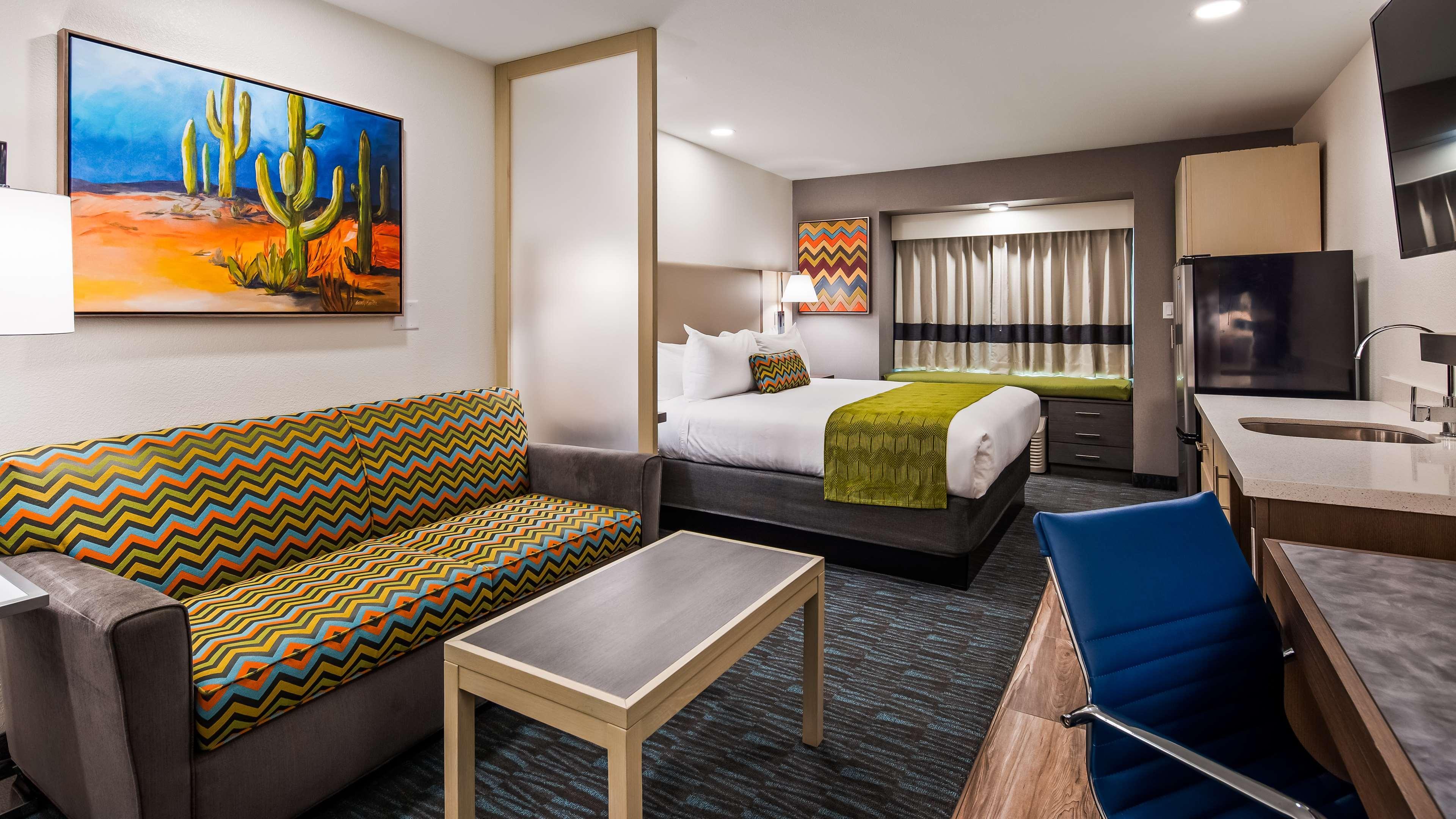 La Quinta Inn & Suites By Wyndham Tulsa Downtown - Route 66 Exterior photo