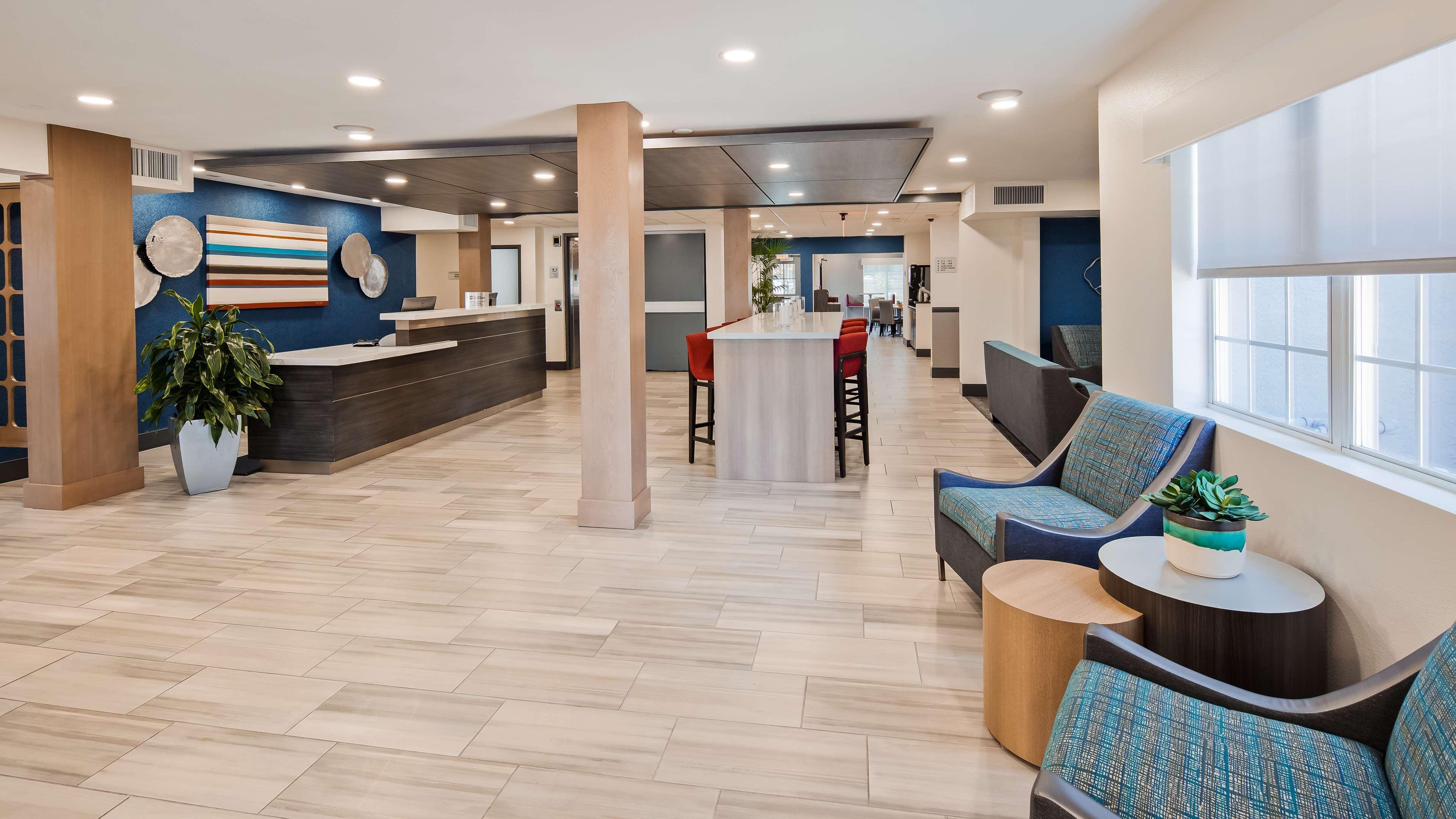 La Quinta Inn & Suites By Wyndham Tulsa Downtown - Route 66 Exterior photo
