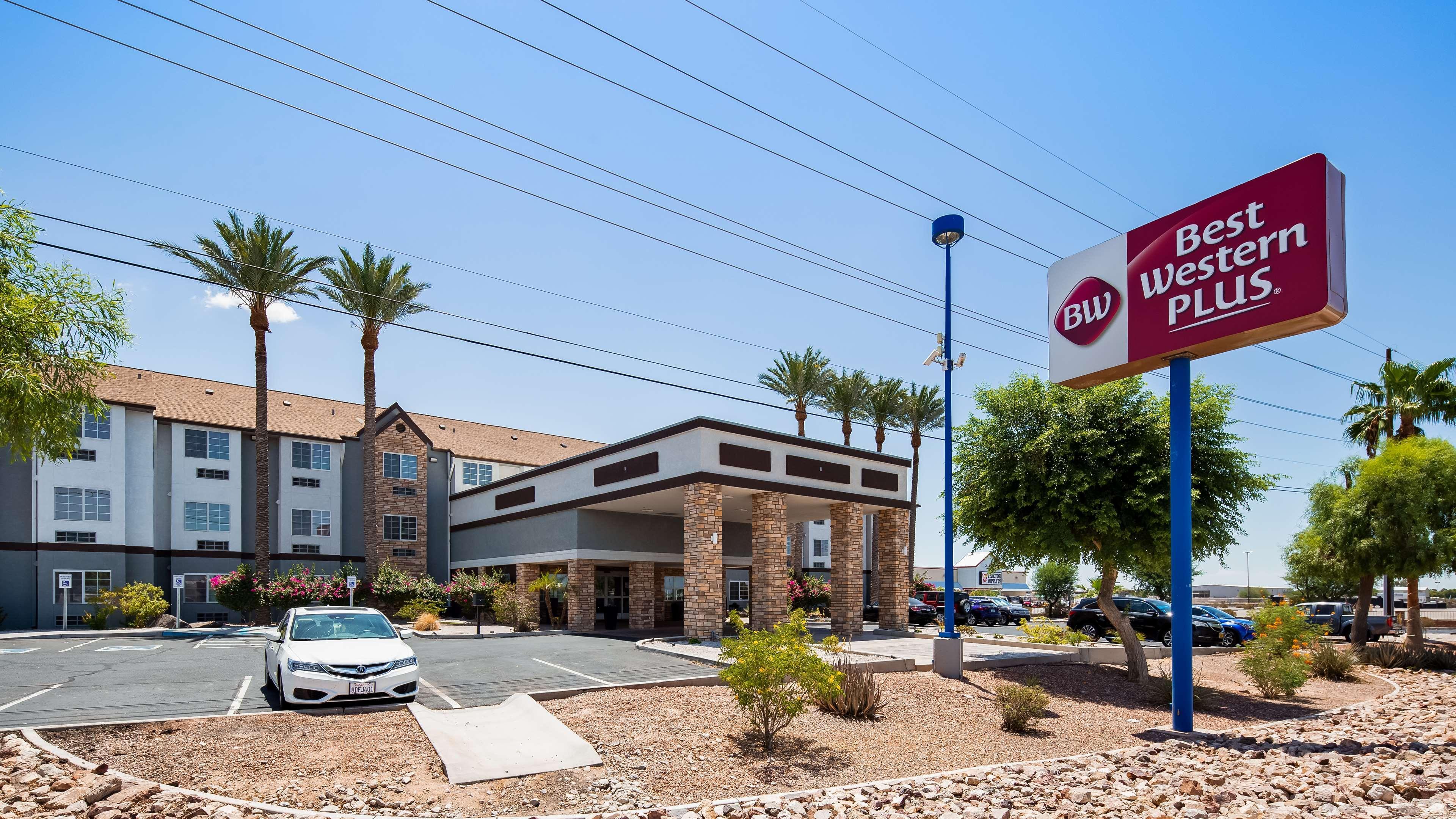 La Quinta Inn & Suites By Wyndham Tulsa Downtown - Route 66 Exterior photo