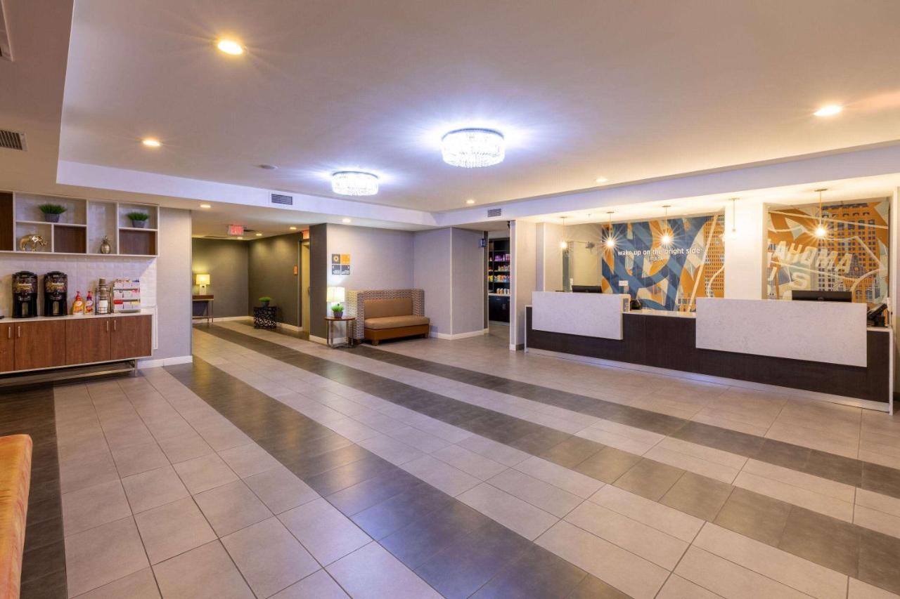 La Quinta Inn & Suites By Wyndham Tulsa Downtown - Route 66 Exterior photo