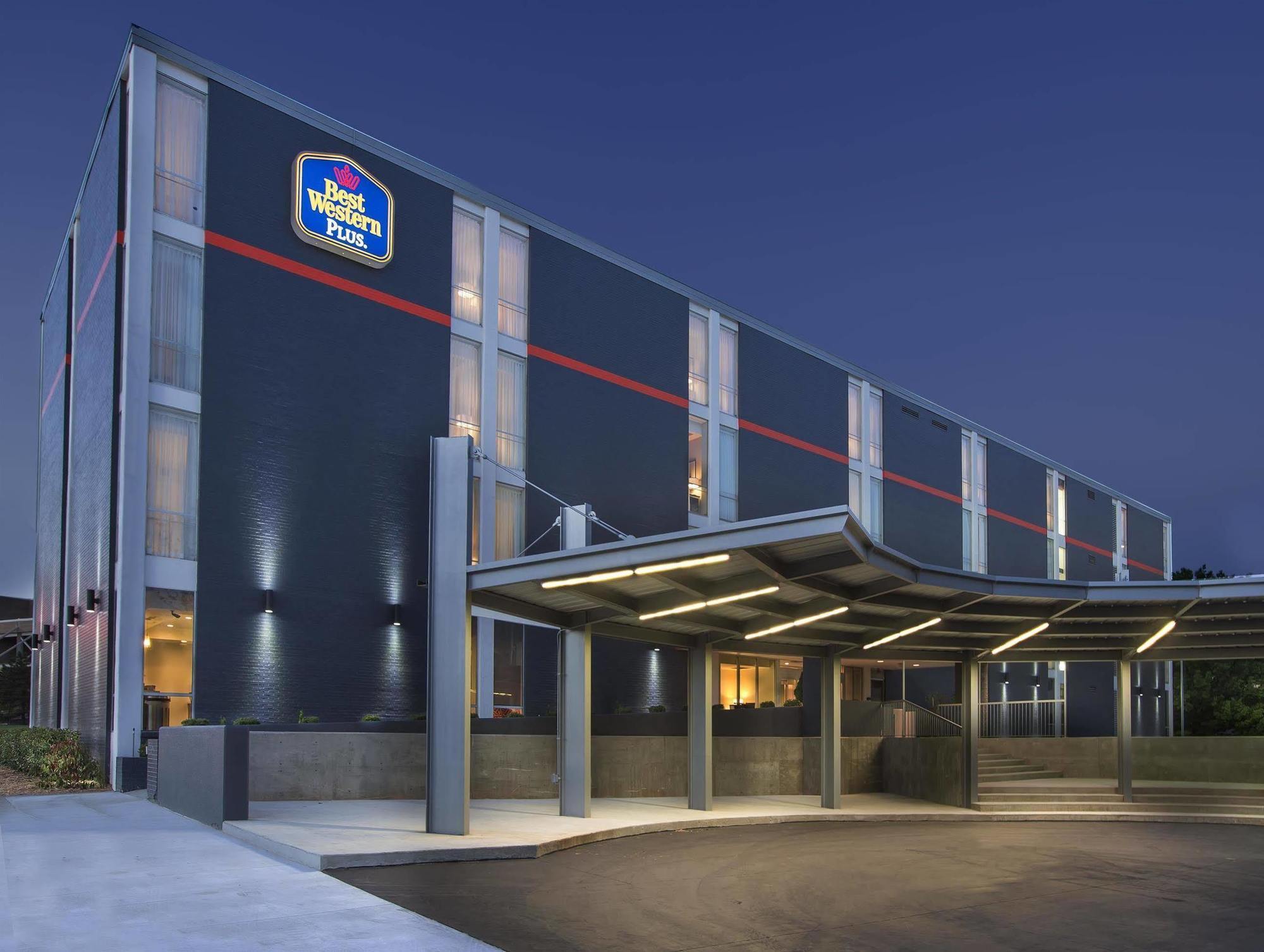La Quinta Inn & Suites By Wyndham Tulsa Downtown - Route 66 Exterior photo